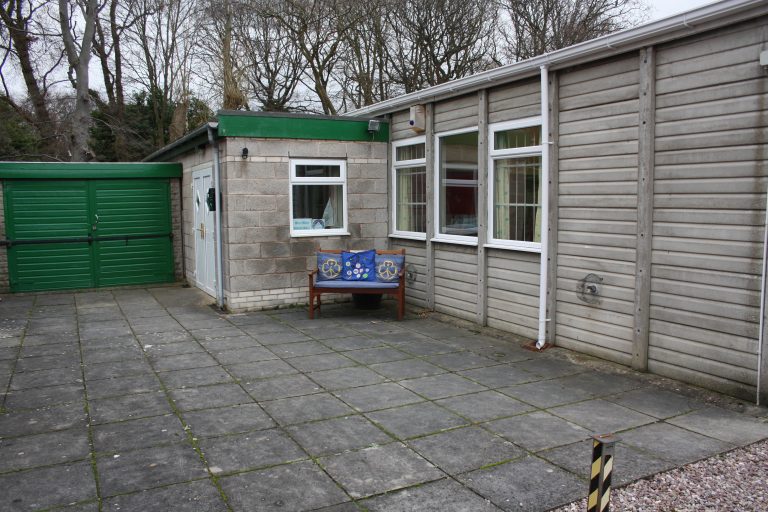 HQ photo 2 exterior 768x512