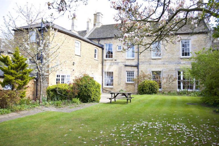 Garden House Photo Garden rear view 768x512