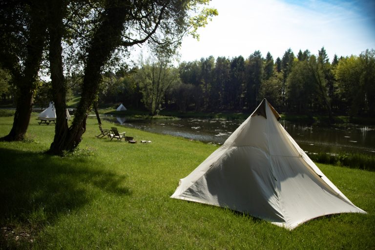 wigwam and bell tents lake 768x512